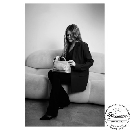 Женская кожаная сумка "Крис" (коричневая)